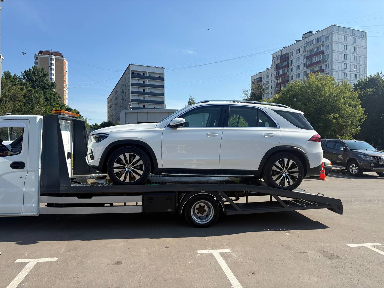 Эвакуатор круглосуточно — ночная погрузка на шоссе